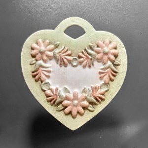 Keramické srdíčko ploché Květy 406