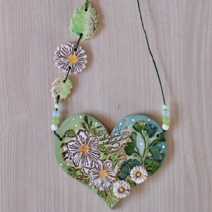 Srdíčko luční motivy 13 cm, zdobený závěs