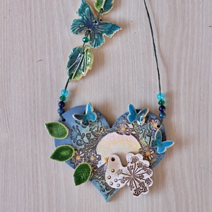 Srdíčko holubička 13 cm, zdobený závěs